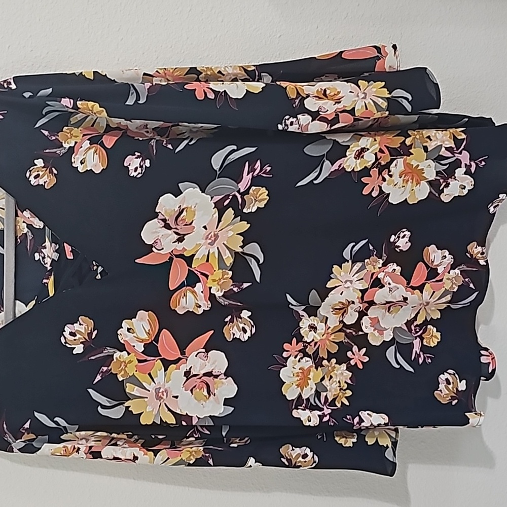 Van Heusen split sleeve blouse
